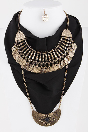 Tribal inspired Statement Necklace Set with Crescent Hammered Charm Detail 5JAD2